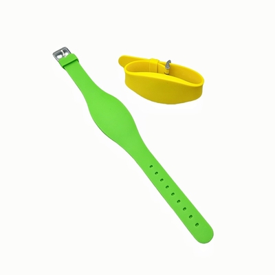 Beli Fleksibel 13,56 Mhz RFID Pergelangan tangan Programmable RFID Gelang tahan cuaca online manufacture