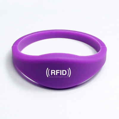 TK4100 EM4200 T5577 Silicon Waterproof RFID Wristband Untuk Event Management